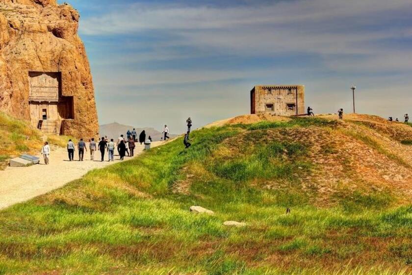 نقش رستم کجاست؟ 