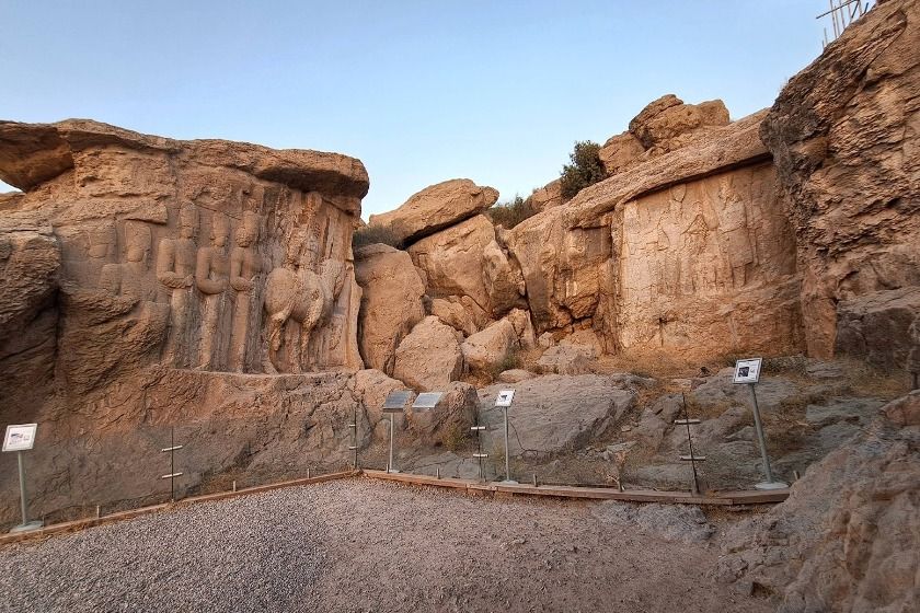 نقش رجب کجاست؟