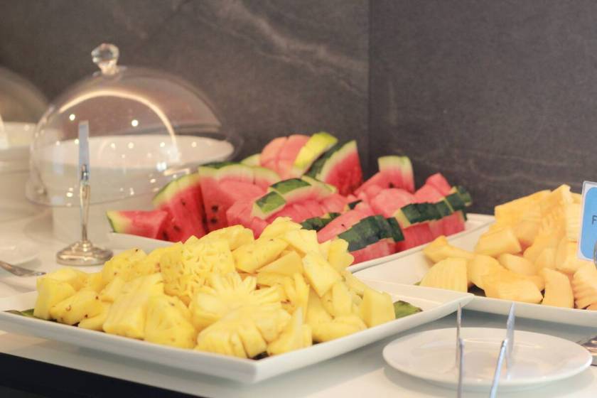 Wyndham La Vita Rawai Phuket - food and drink