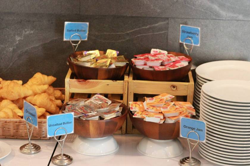 Wyndham La Vita Rawai Phuket - breakfast