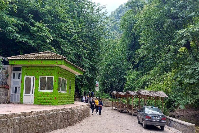 اقامت در کنار آبشار کبودوال