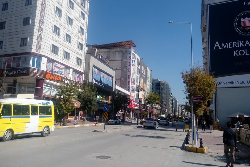 بلوار کاظم کارابکیر. منبع عکس: گوگل مپ. عکاس: Nefes Yigit