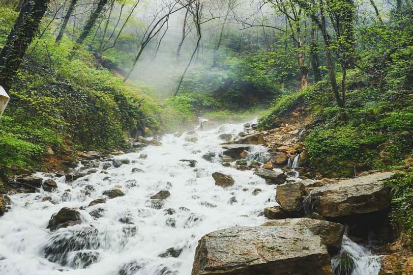 آبشار آب پری. منبع عکس: خبرگزاری دانشجو. عکاس: نامشخص