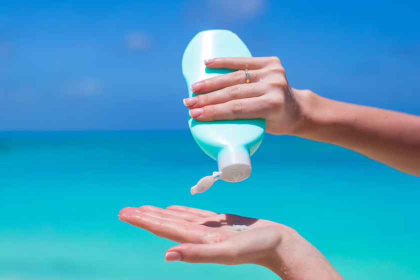 کرم ضد آفتاب.  منبع عکس: Daysoftheyear.com. عکاس: نامشخص