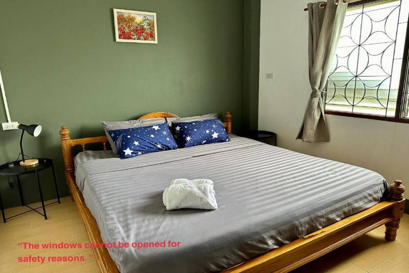 Niece Hostel Phuket - SHA Extra Plus - Superior Twin Room with City View