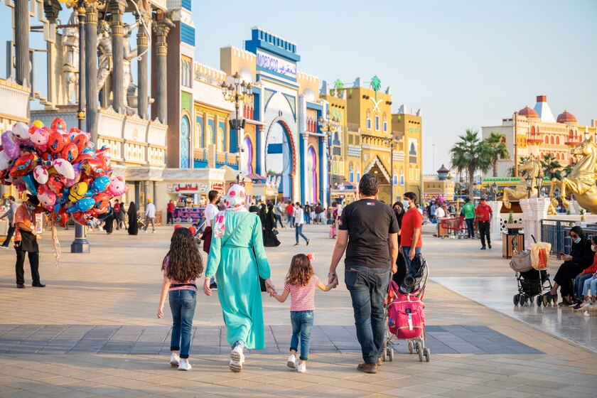 بازدید از باغ جهانی دبی. منبع عکس: گوگل مپ. عکاس: Global Village