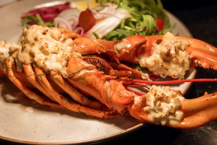 Stay Wellbeing & Lifestyle Resort Phuket - food and drink
