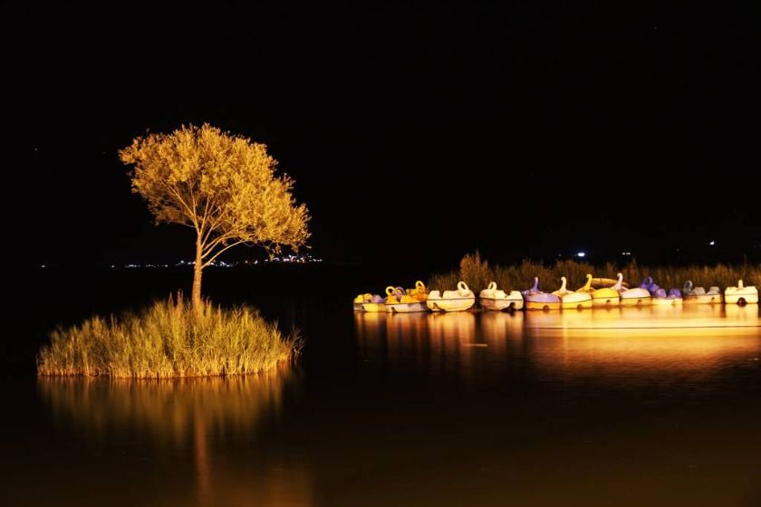 دریاچه زریوار
