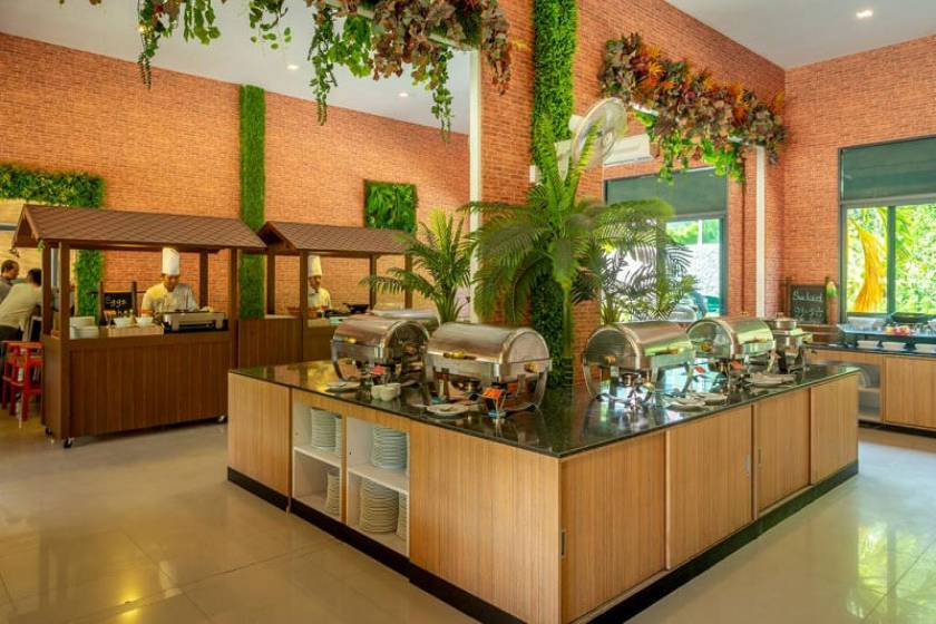 Patong Bay Hill - restaurant