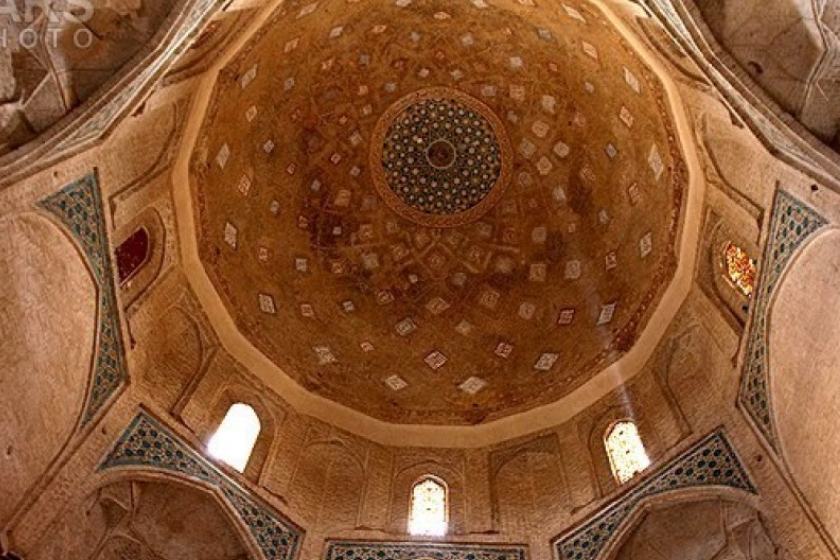 نمایشگاه گروهی عکس مسجد جامع ورامین در برج علاالدوله برگزار می شود