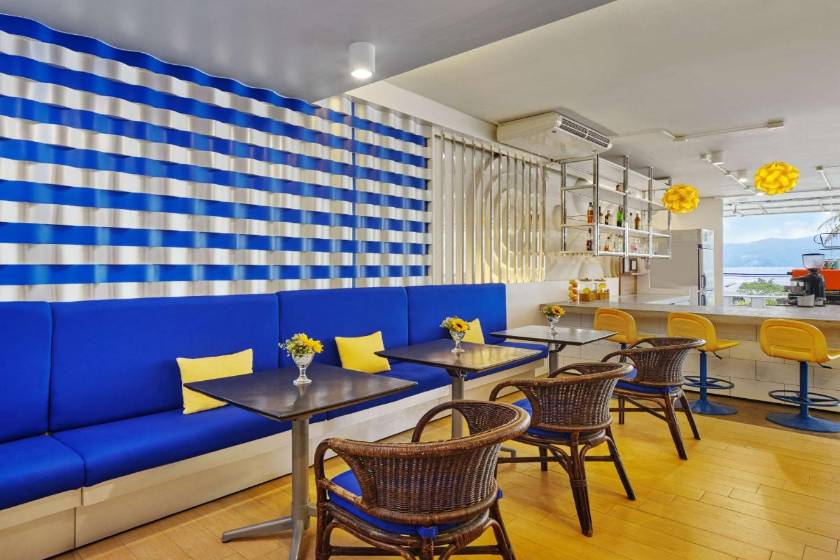 HOMM Bliss Southbeach Patong - cafe