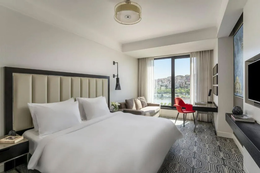 Movenpick Istanbul Hotel Golden Horn Istanbul - Deluxe King Room with Sea View