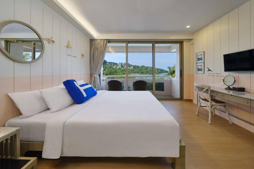 HOMM Bliss Southbeach Patong - Superior Double or Twin Room with Sea view