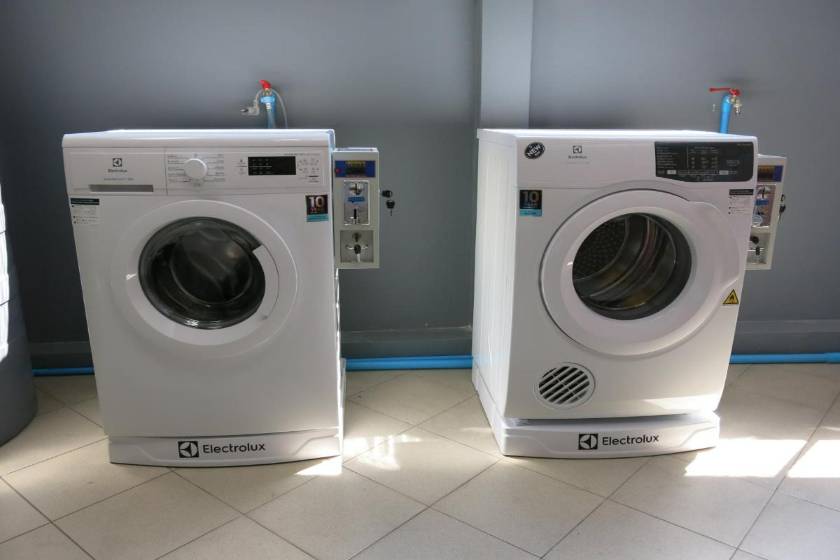 Niece Hostel Phuket - SHA Extra Plus - Superior Twin Room with City View