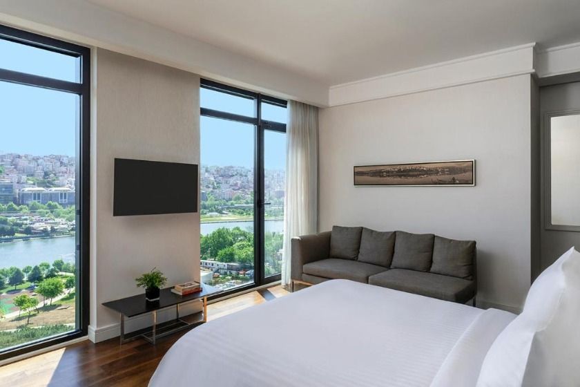Movenpick Istanbul Hotel Golden Horn Istanbul - Junior Suite with Sea View