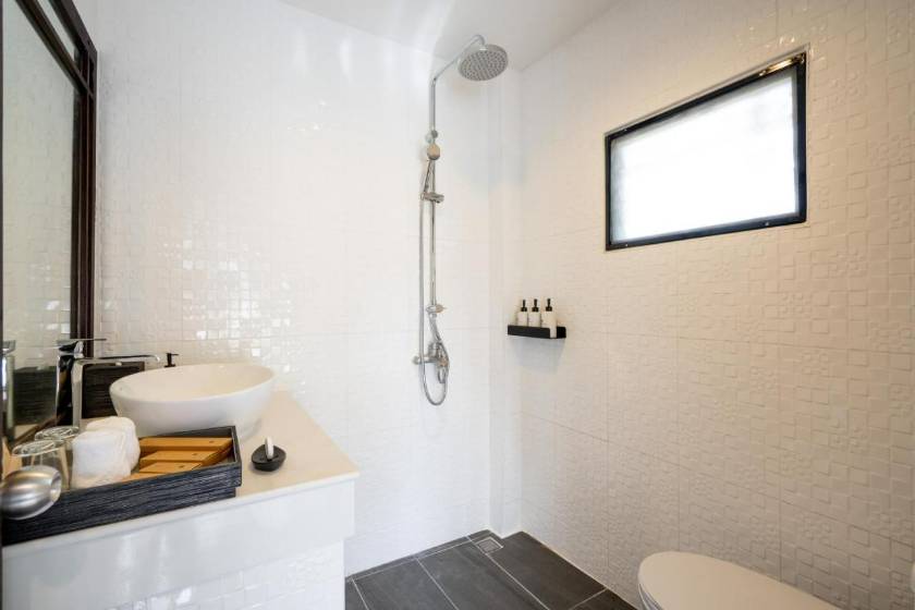 ANONA SUNSET Boutique - Executive Ocean front