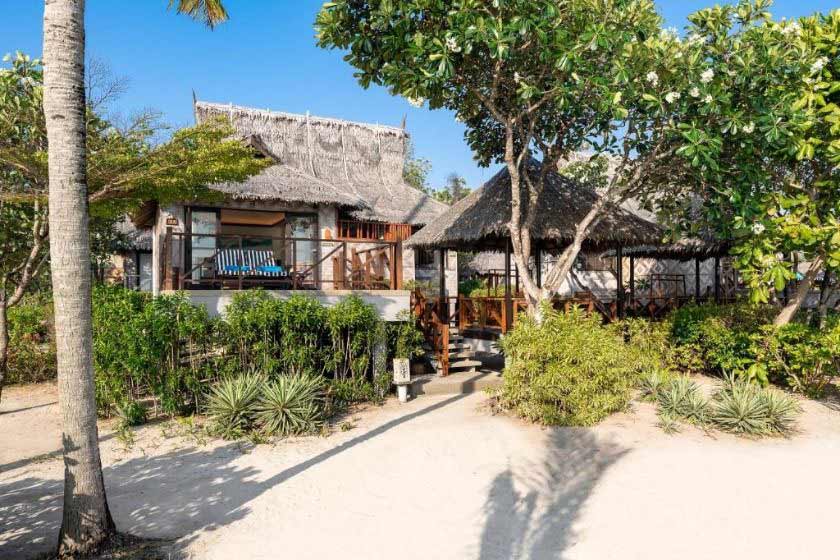 SAii Phi Phi Island Village Phuket - Beachfront Junior Suite