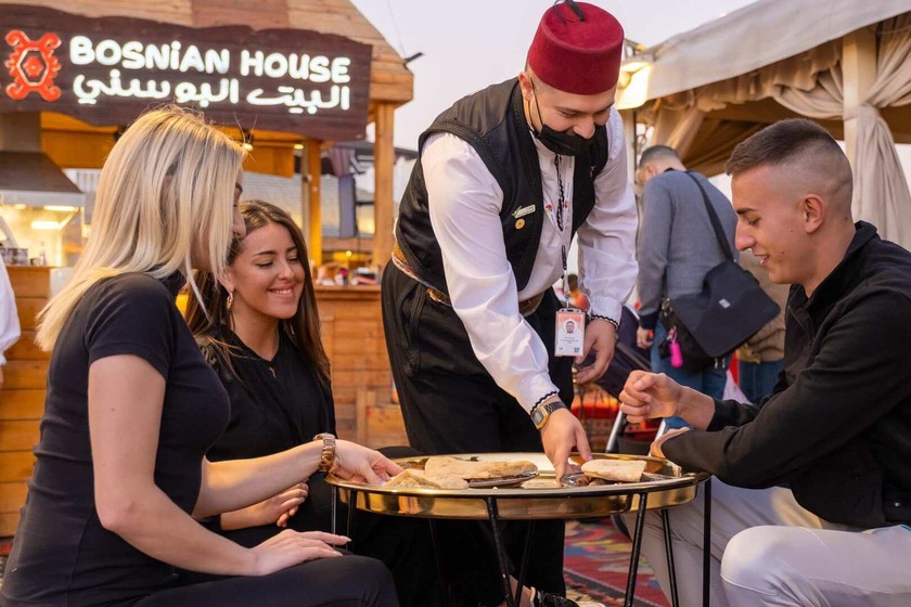 رستوران باغ جهانی دبی. منبع عکس: Globalvillage.ae. عکاس: نامشخص