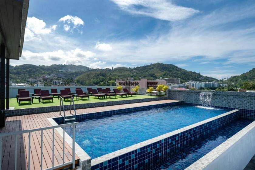 Paripas Patong Resort - pool