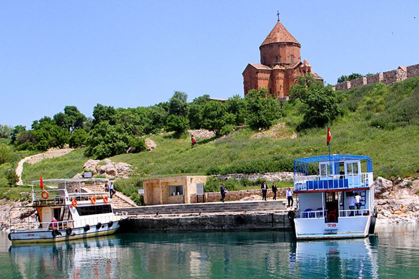 کلیسای آختامار وان