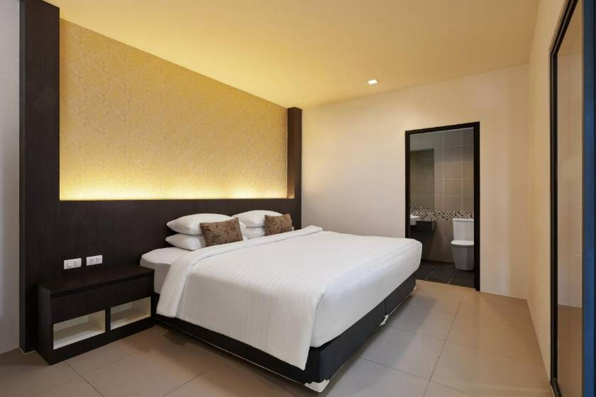 Patong Bay Hill - Premier Suite Seaview with Jacuzzi