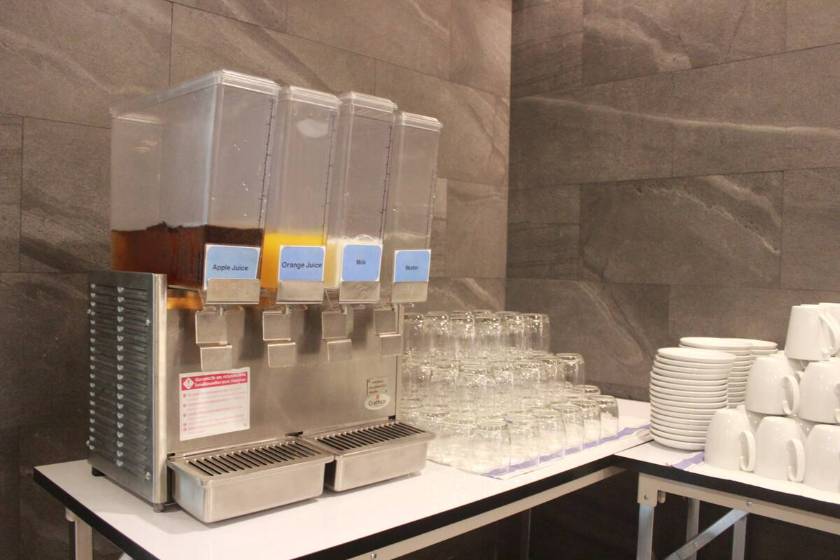 Wyndham La Vita Rawai Phuket - food and drink