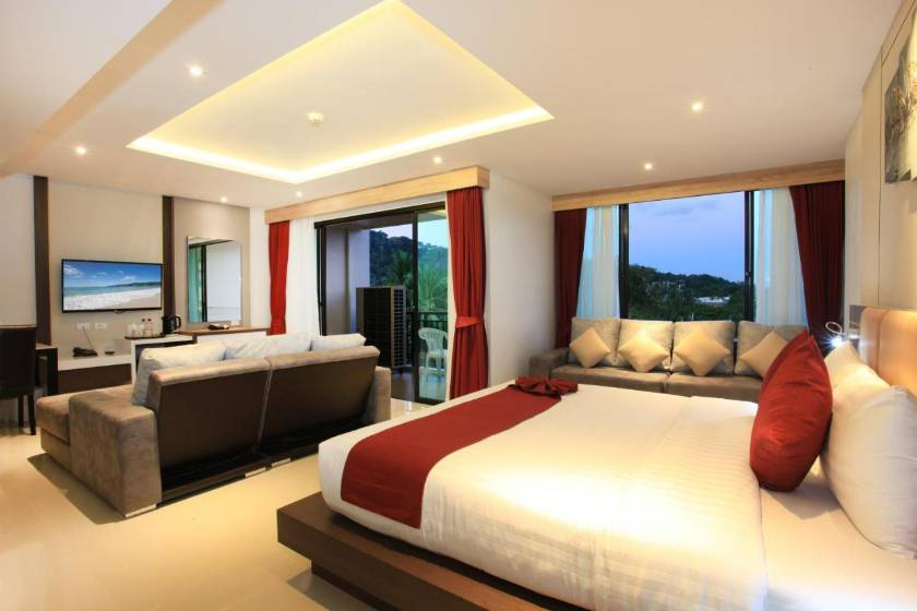 Paripas Patong Resort - Deluxe Double Room with Balcony