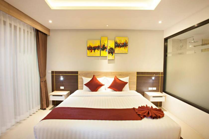 Paripas Patong Resort - Deluxe Double Room with Balcony