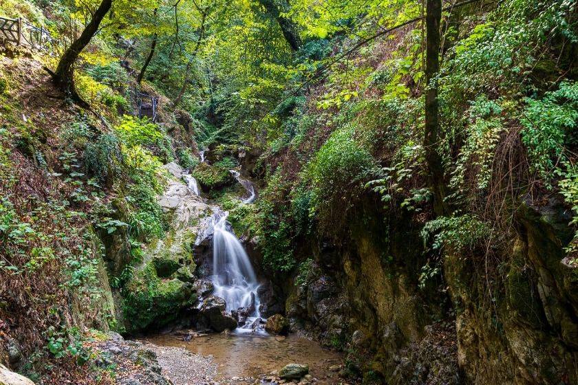 آبشار کبودوال؛ نگینی پنهان در دل طبیعت ایران