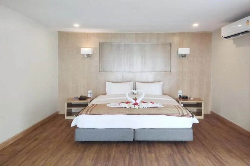 Phi Phi Holiday Resort Phuket - Beachfront Premier Pool