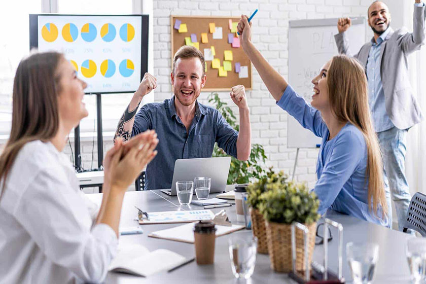خوشحالی در محل کار. منبع عکس: Full Sail Leadership. عکاس: نامشخص