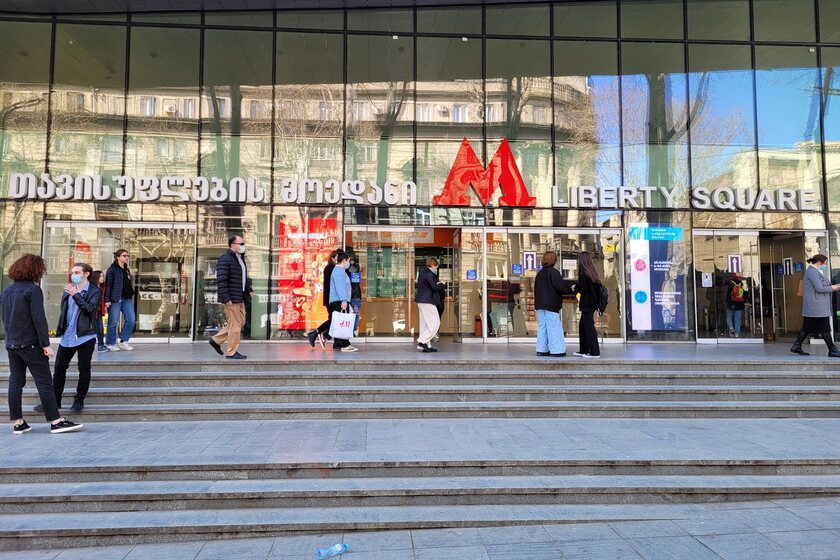 دسترسی به فونیکولار تفلیس. منبع عکس: گوگل‌مپ. عکاس: Giorgi Khatiashvili