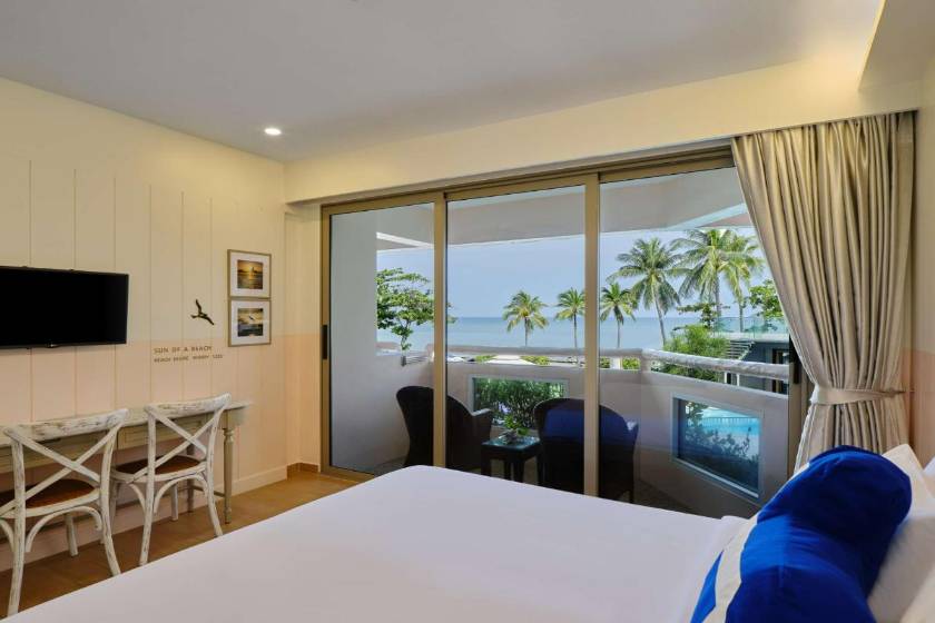 HOMM Bliss Southbeach Patong - Superior Suite Sea View