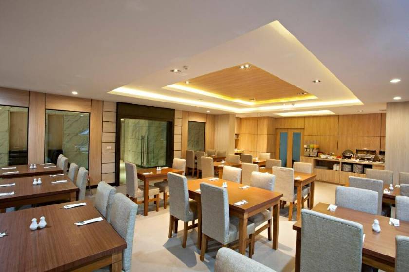 Paripas Patong Resort - restaurant