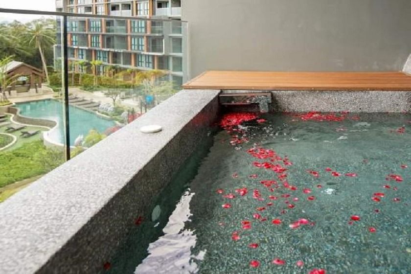 Mida Grande Resort Phuket - Deluxe Ocean View with Jacuzzi