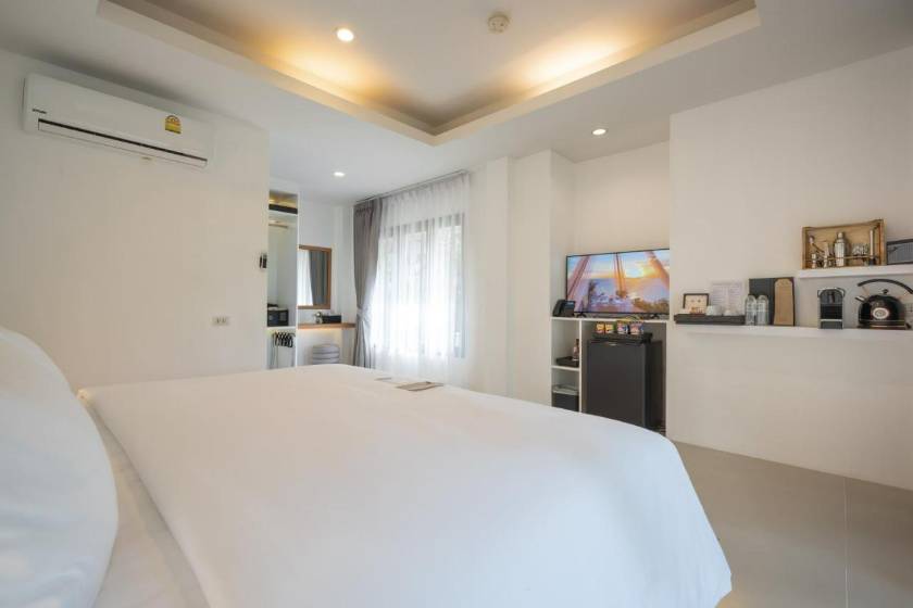 ANONA SUNSET Boutique - Executive Ocean front