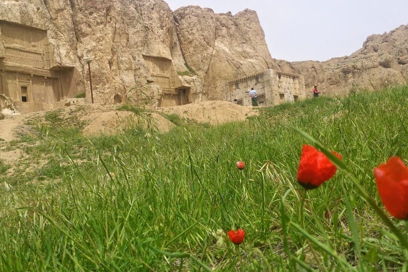 علت نامگذاری نقش رستم