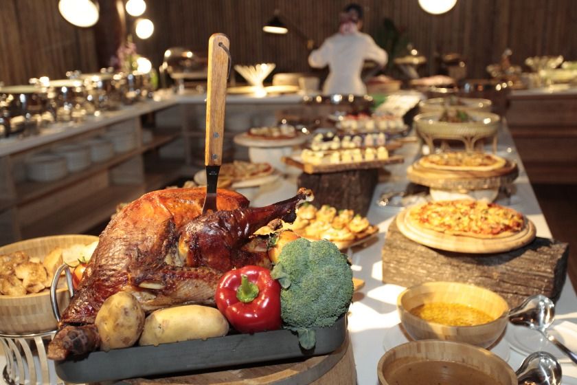 Phi Phi CoCo Beach Resort Phuket - food and drink