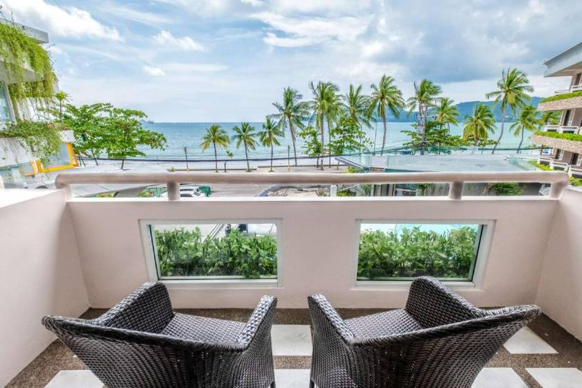 HOMM Bliss Southbeach Patong - Deluxe Double or Twin Room with Sea View