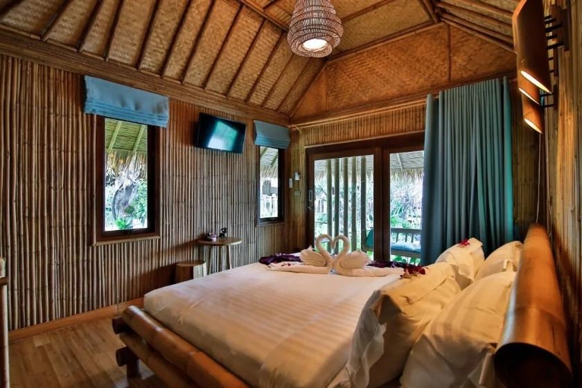 Phi Phi CoCo Beach Resort Phuket - Pool Beach Bungalow