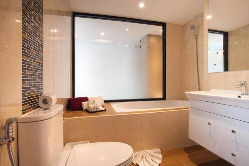 Paripas Patong Resort - Deluxe Double Room with Pool Access