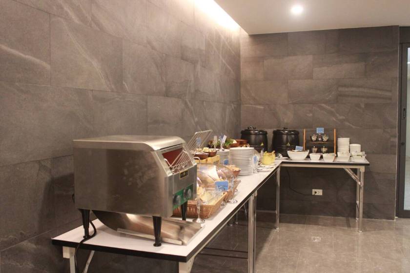 Wyndham La Vita Rawai Phuket -food and drink