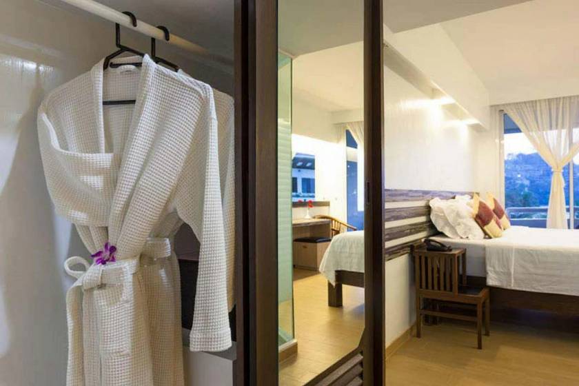 HOMM Bliss Southbeach Patong - Superior Suite Sea View