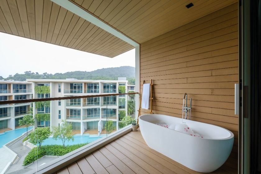 Wyndham Grand Nai Harn Beach Phuket - Deluxe King Room with Sky Bath