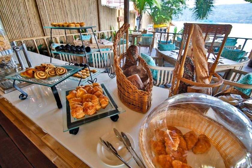 Phi Phi CoCo Beach Resort Phuket - breakfast 