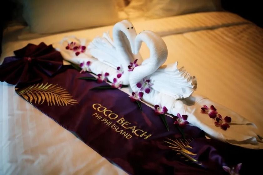 Phi Phi CoCo Beach Resort Phuket - Pool Beach Bungalow