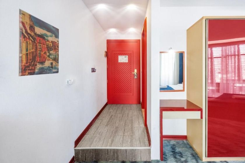 Denis Hotel Tbilisi - Double Room with Balcony