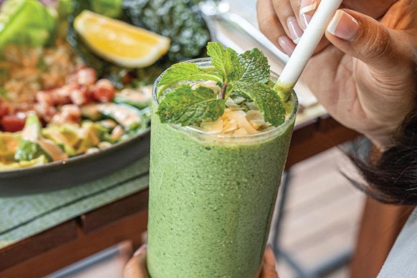 Stay Wellbeing & Lifestyle Resort Phuket - food and drink