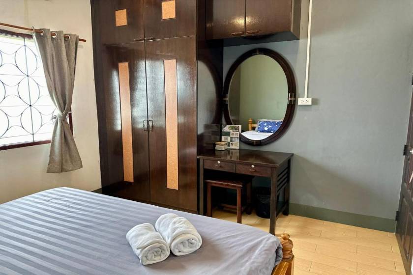 Niece Hostel Phuket - SHA Extra Plus - Queen Room with Shared Bathroom