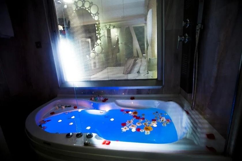 Demonti Hotel Ankara - Suite with Jacuzzi